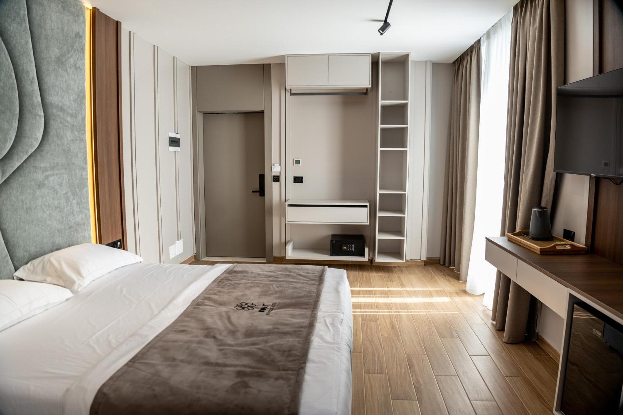 Bolt Boutique Hotel Lezhë Buitenkant foto