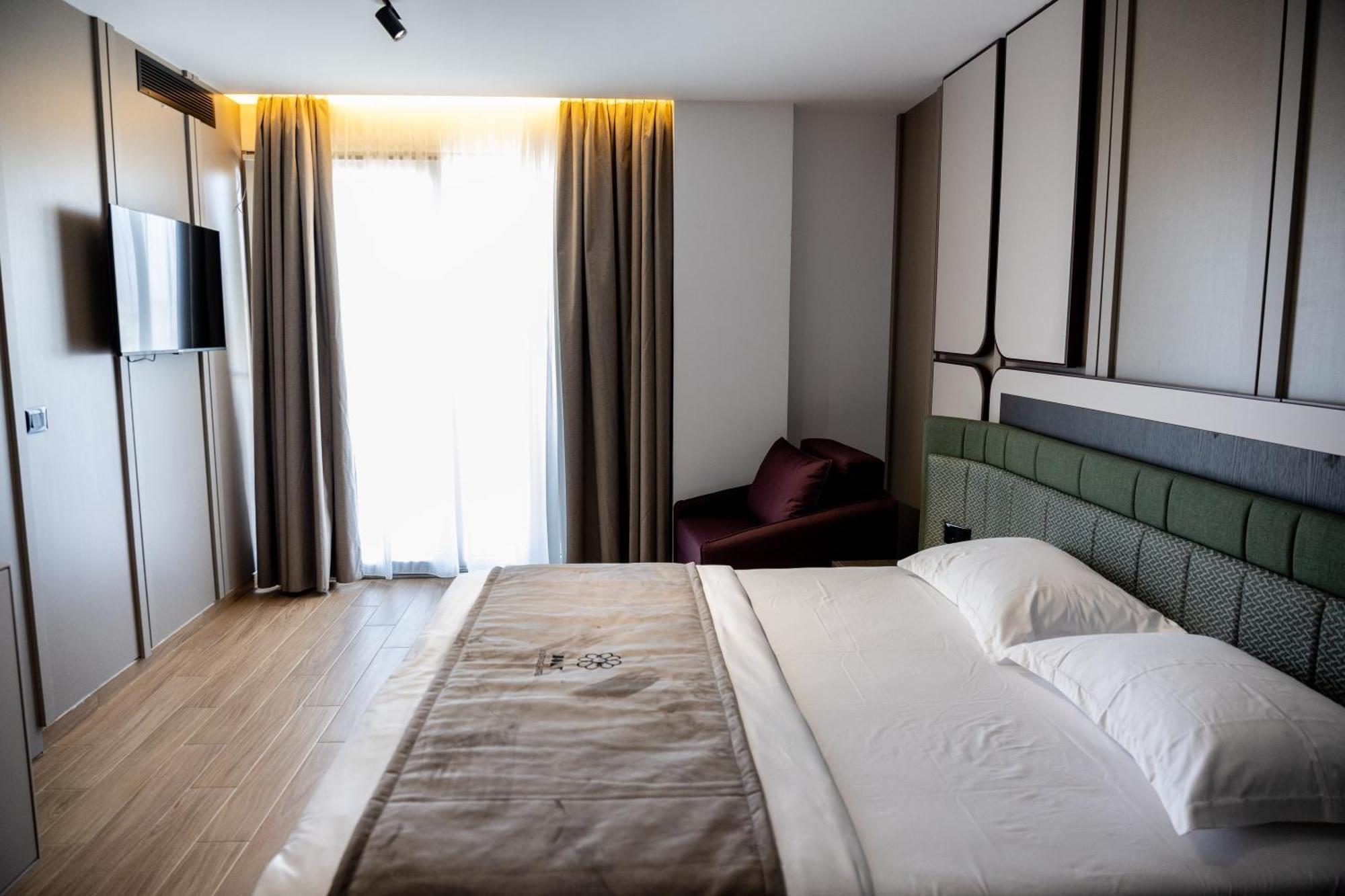 Bolt Boutique Hotel Lezhë Buitenkant foto