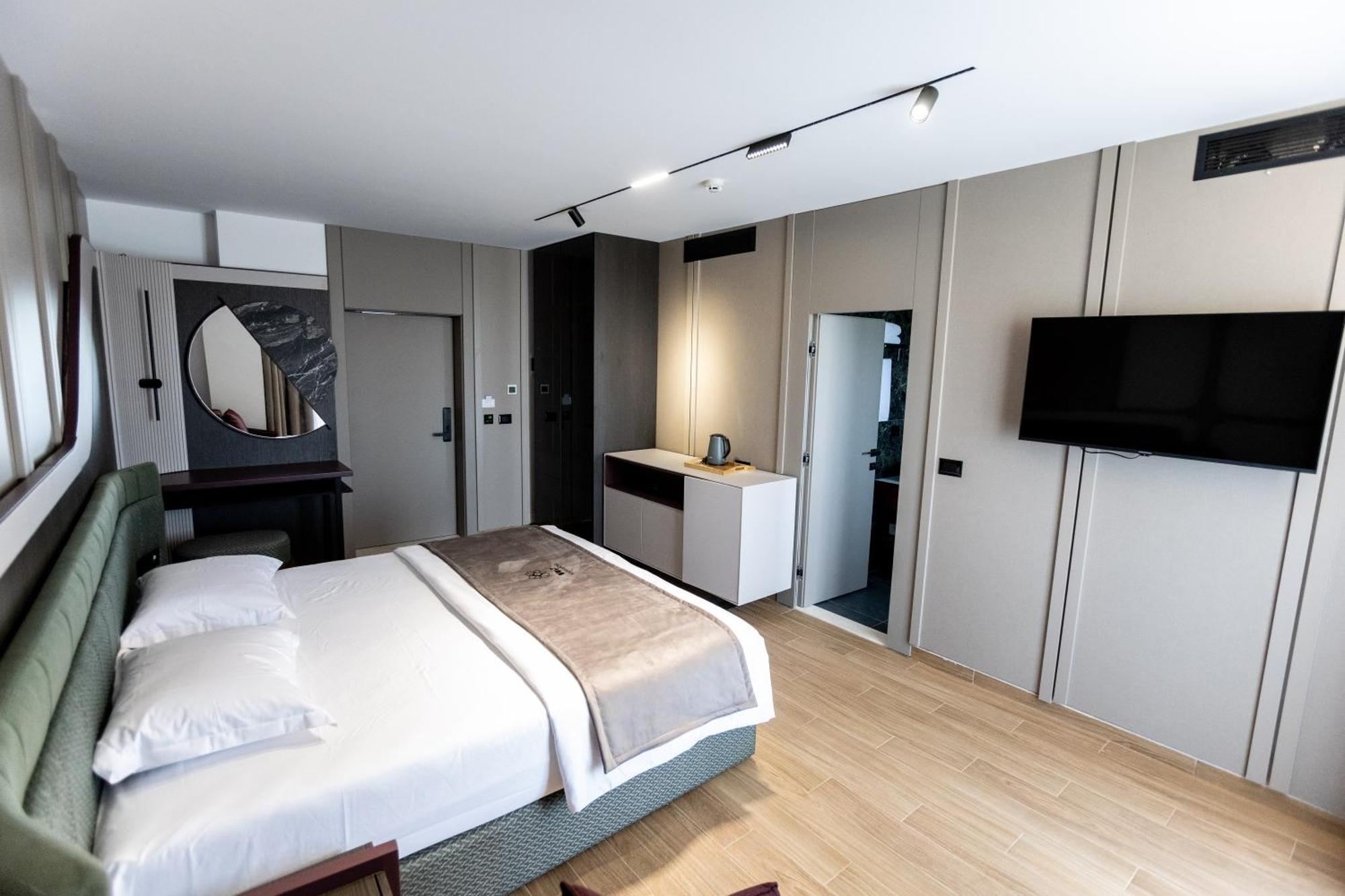 Bolt Boutique Hotel Lezhë Buitenkant foto