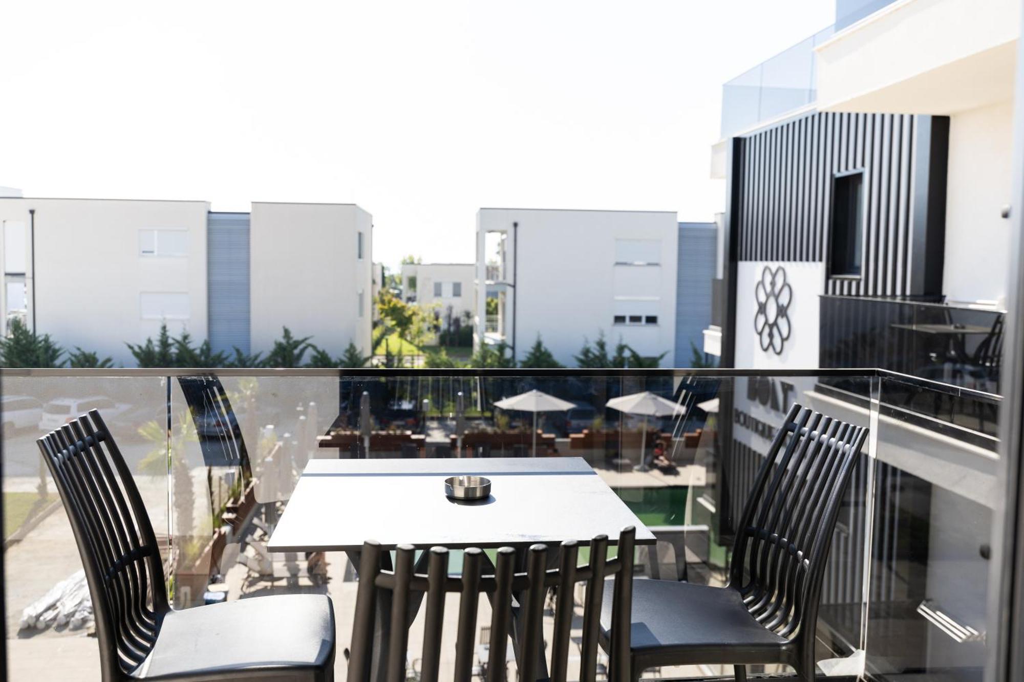 Bolt Boutique Hotel Lezhë Buitenkant foto