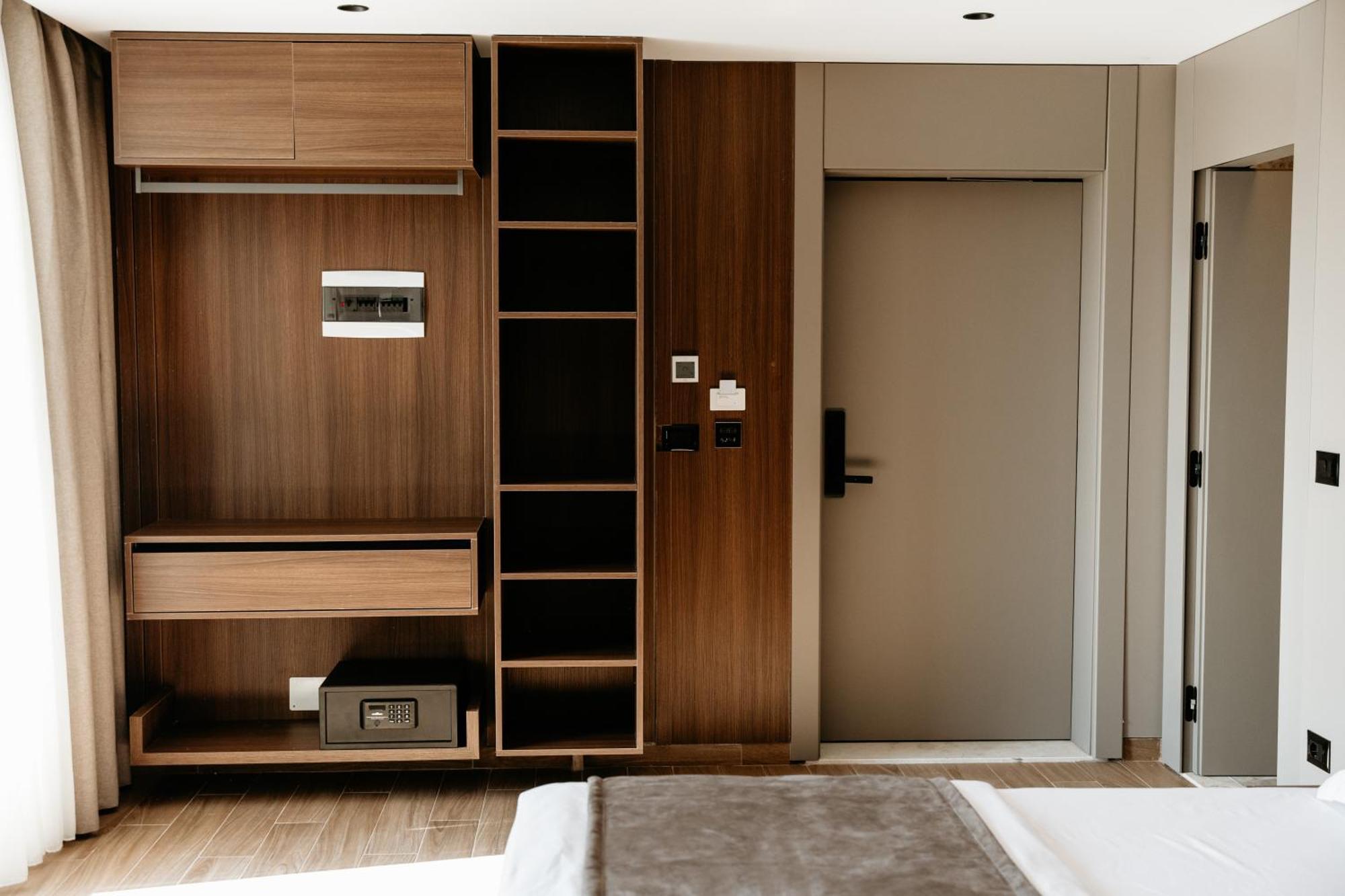 Bolt Boutique Hotel Lezhë Buitenkant foto
