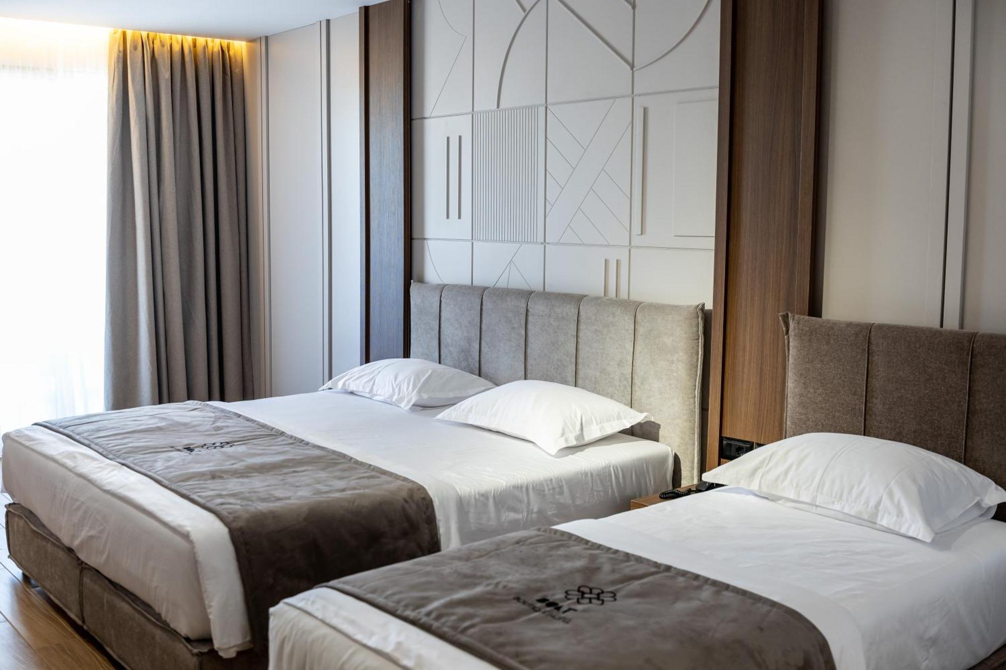Bolt Boutique Hotel Lezhë Buitenkant foto