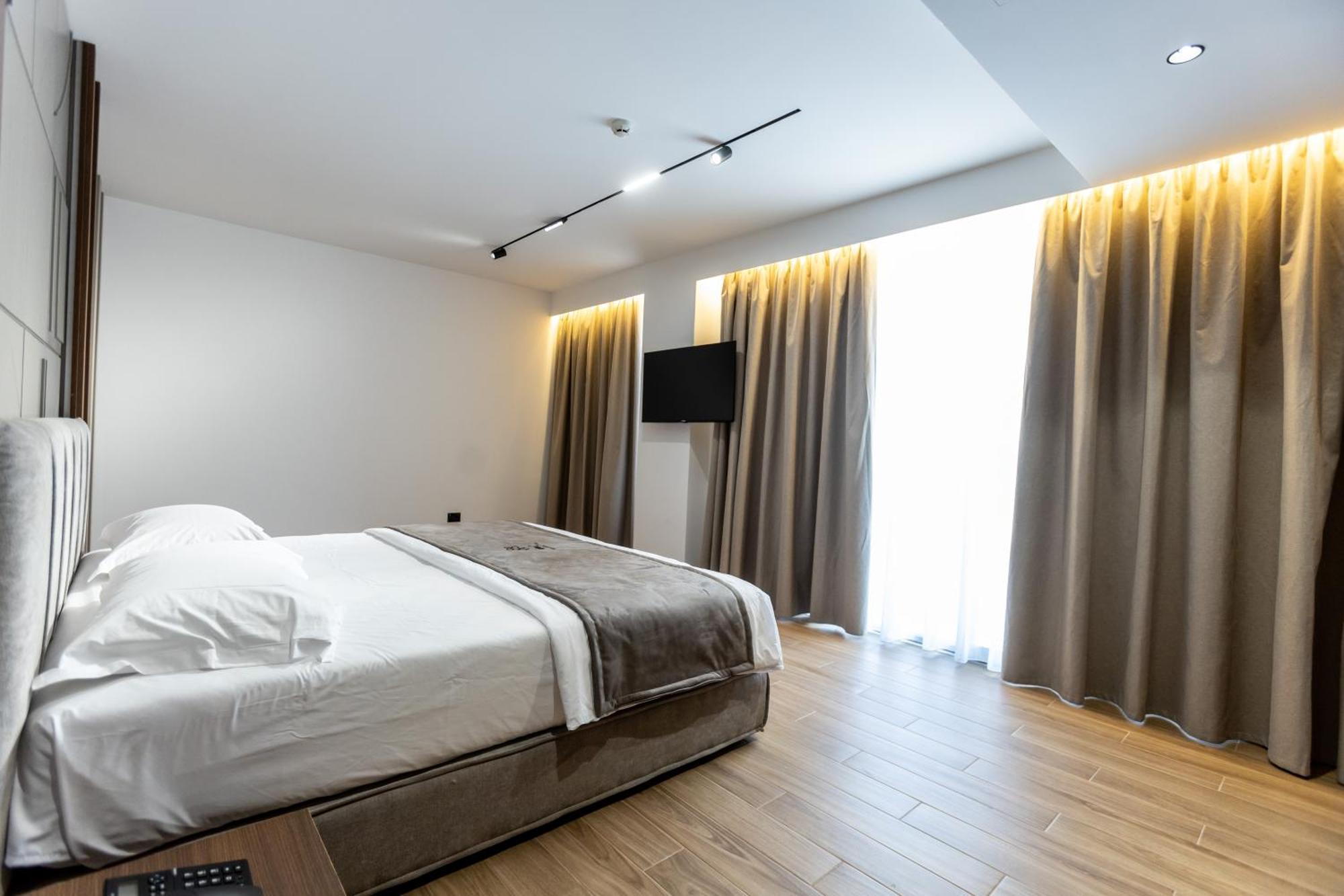 Bolt Boutique Hotel Lezhë Buitenkant foto