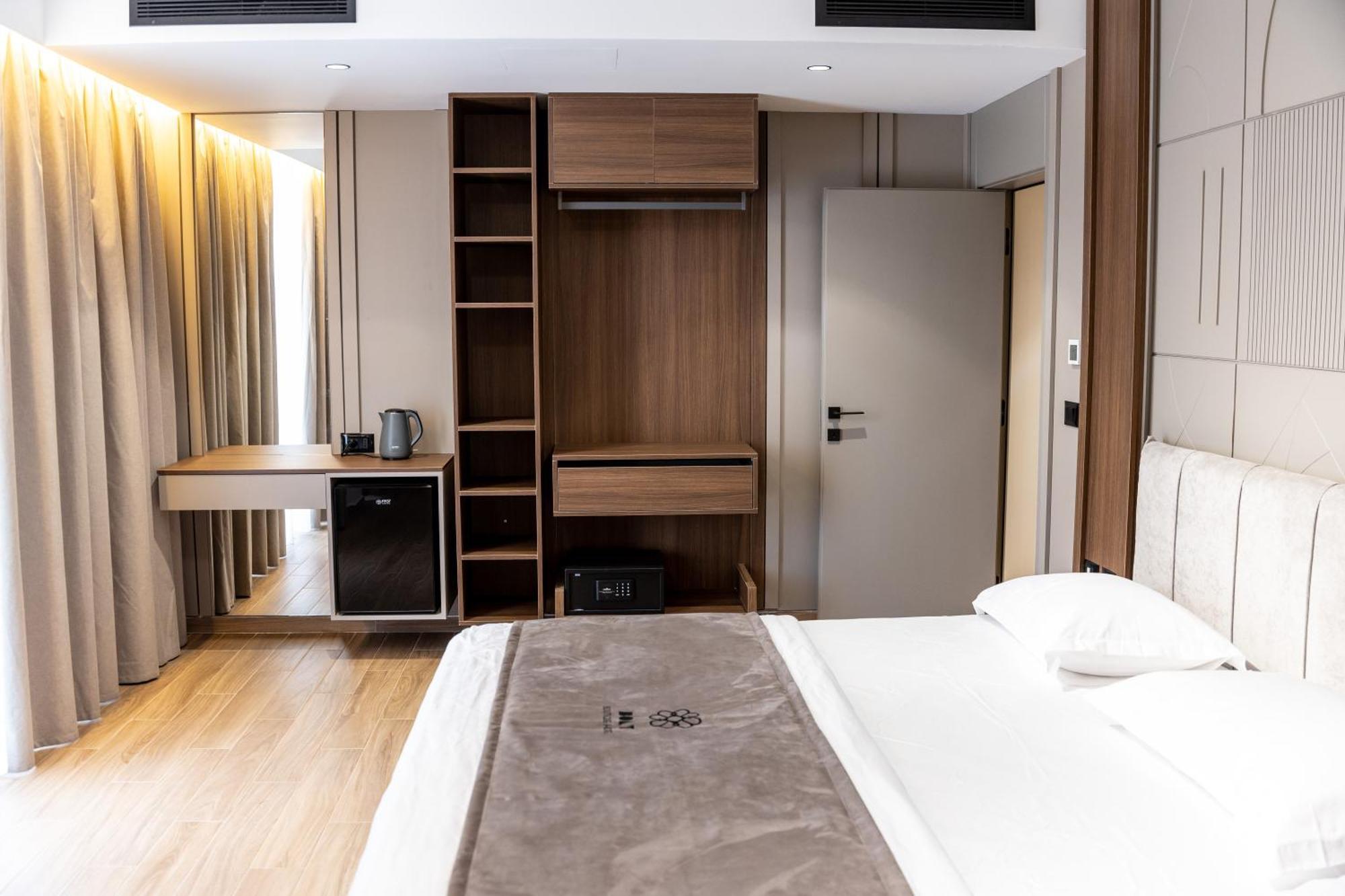 Bolt Boutique Hotel Lezhë Buitenkant foto